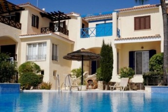 Шикарный трехкомнатный апартамент с видом на море в Пафосе-Кипр